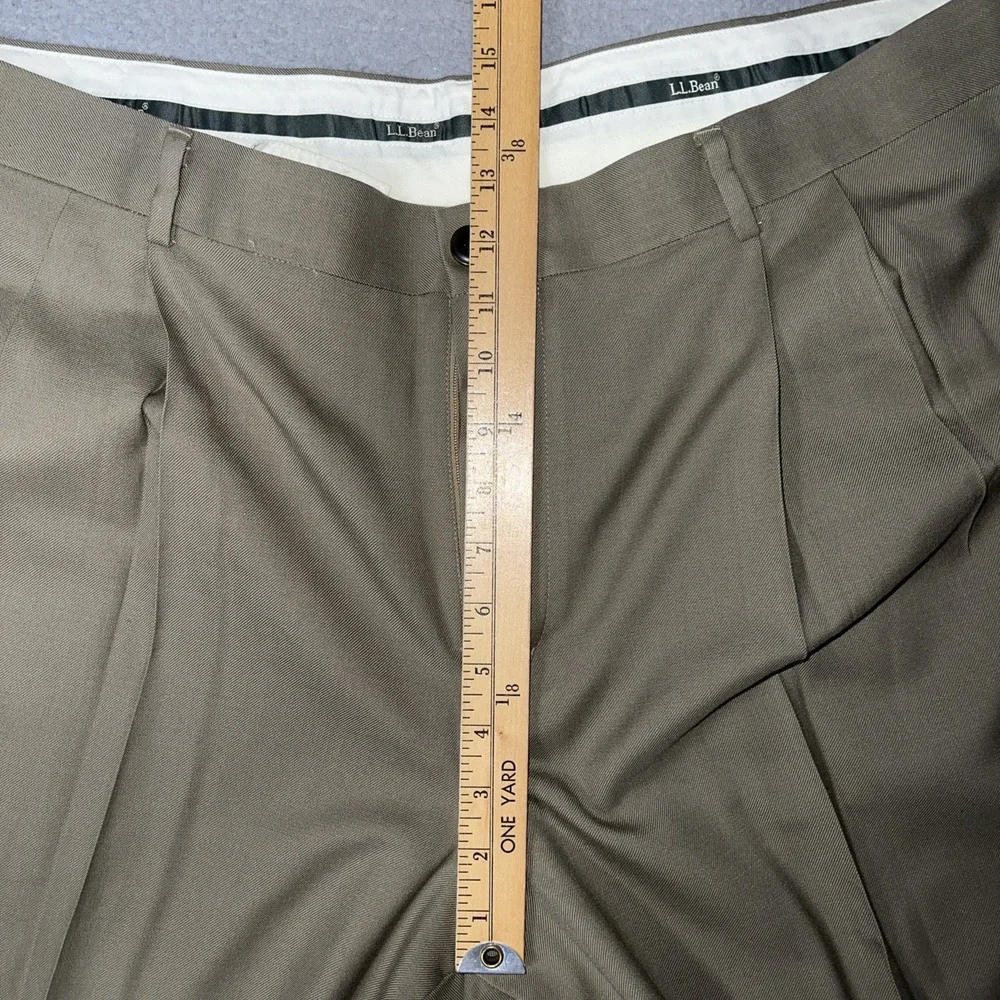 LL Bean Pants Men's 40W (37x31) Khaki 100% Wool Pleated Cuffed Hem Classic Fit